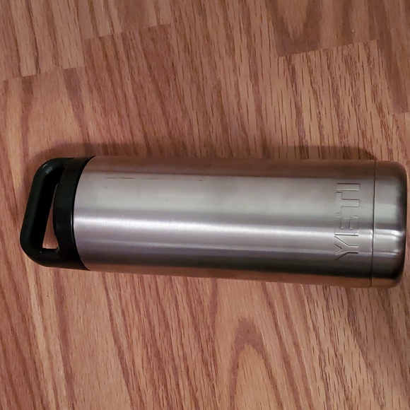 Yeti Rambler Tumbler Bottle - Picture 1 of 7